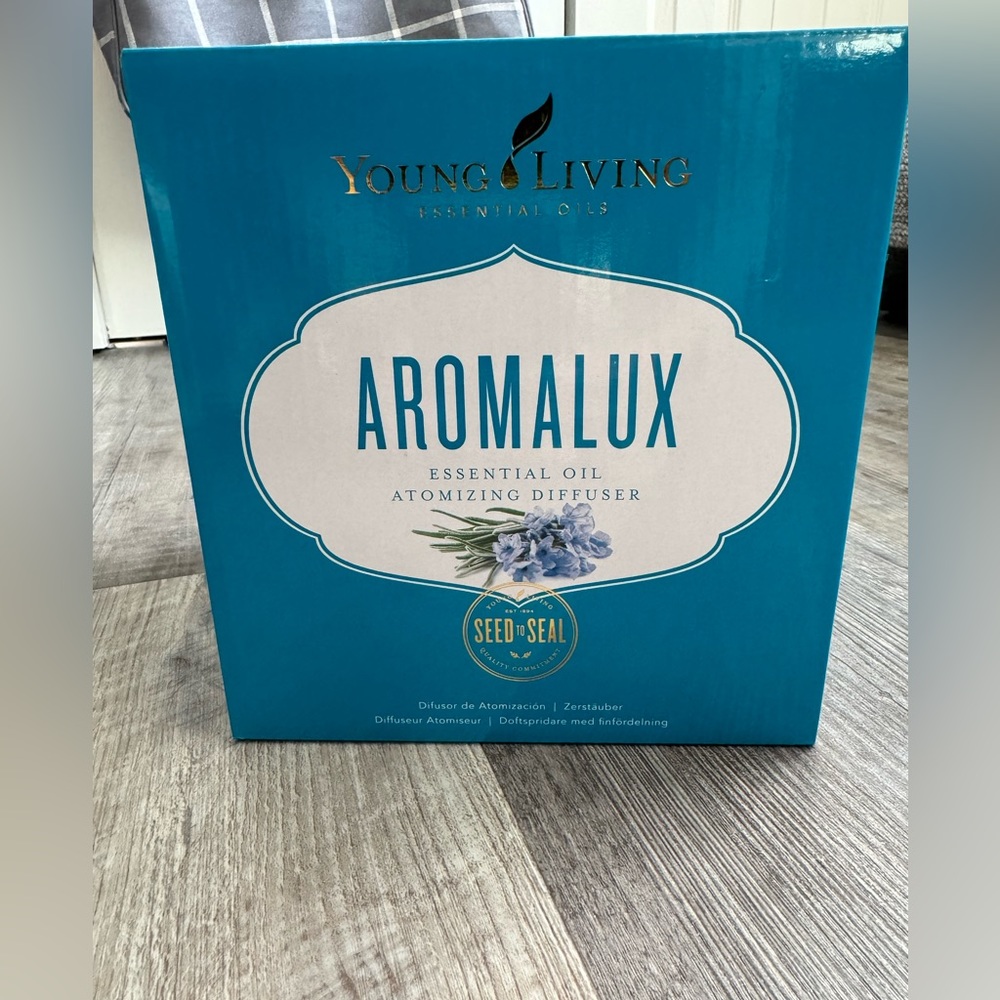 Young Living Aromalux Essential Oil Diffuser New In Box